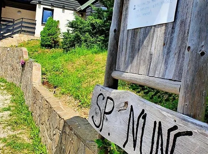 Anita Rogla Vikendica